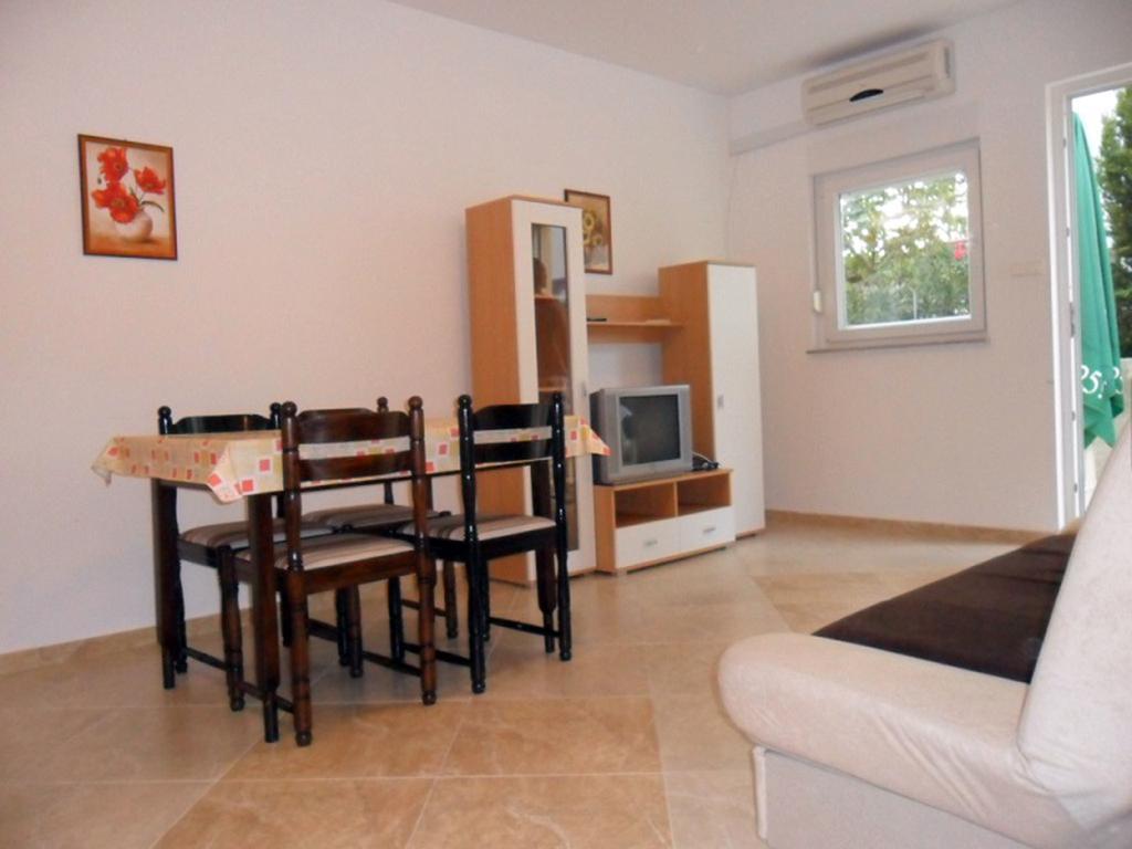 Apartments Mislav Novalja Room photo