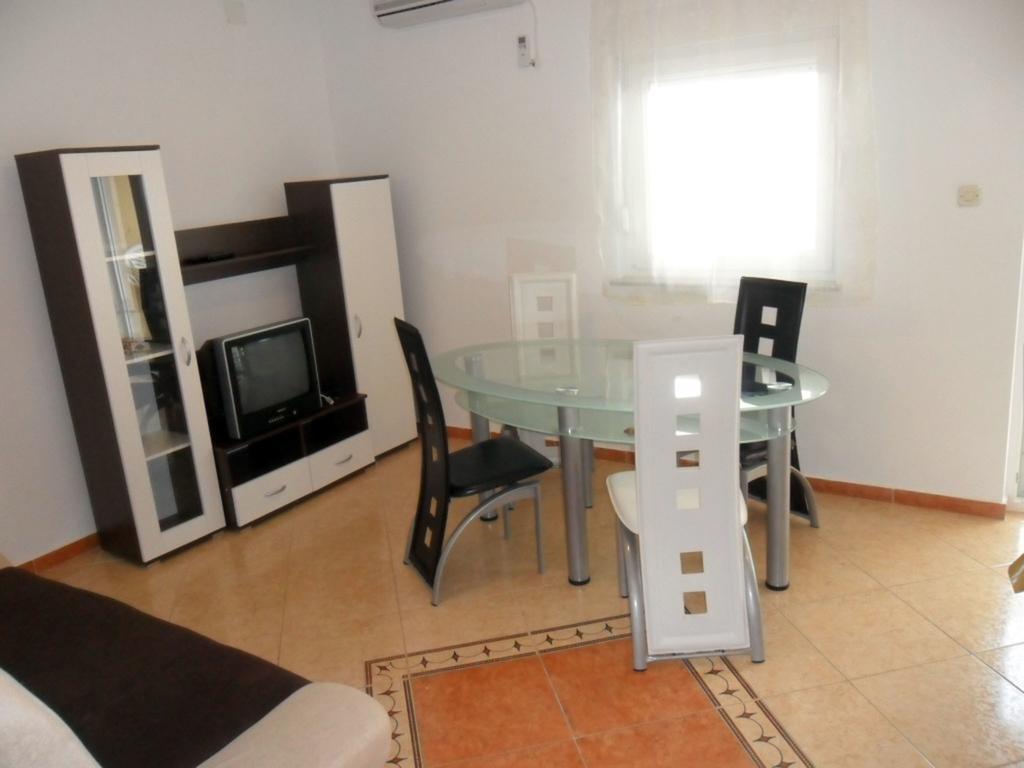 Apartments Mislav Novalja Room photo