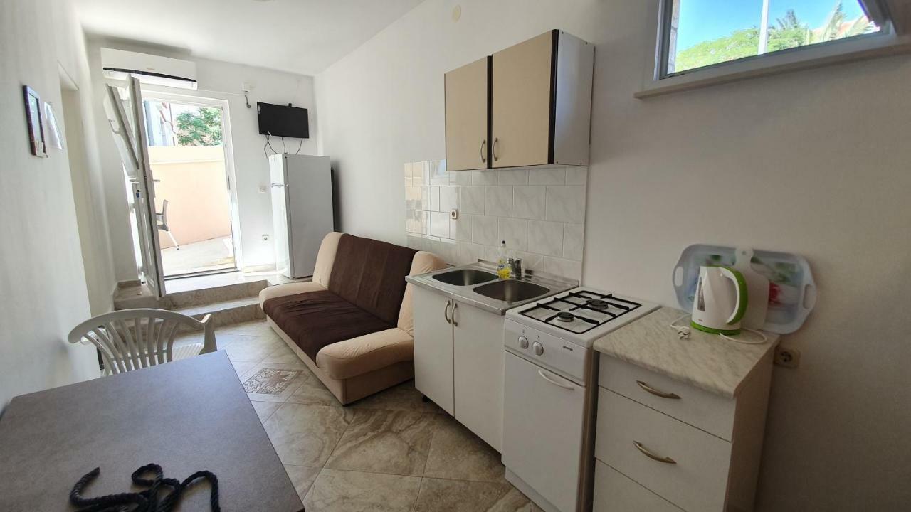 Apartments Mislav Novalja Exterior photo